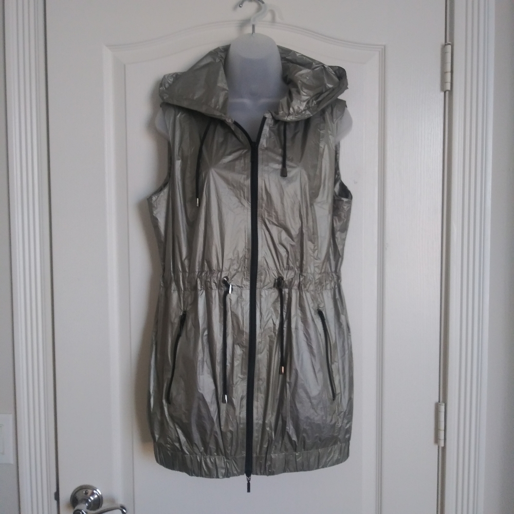 - Anatomie Vest M Women Silver Metallic Travel